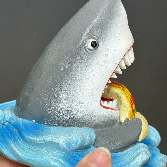Fish Tank Ornaments Shark Eating Pizza and Sign/Shrubs Beware Shark No Swimming - Picture 9 of 11